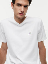 Carica l'immagine nel visualizzatore di Gallery, T-Shirt Tommy Hilfiger XXS