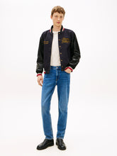 Carica l'immagine nel visualizzatore di Gallery, Jeans Tommy Hilfiger 28