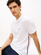Carica l'immagine nel visualizzatore di Gallery, T-Shirt  Tommy Hilfiger XXS
